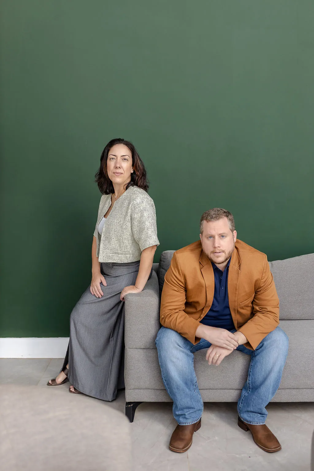 Gabriel Vaz e Natália Stevaux Pecoral, fundadores da NAGA Soluções Humanizadas